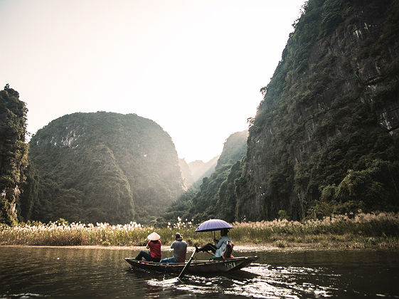Balalde en bateau à Ninh Binh, Vietnam