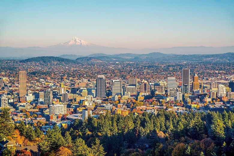 Ville de Portland dans l'Oregon et le Mont Hood
