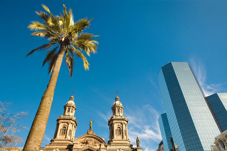 Place des armes (Plaza de Armas) et cathédrale à Santiago - Chili