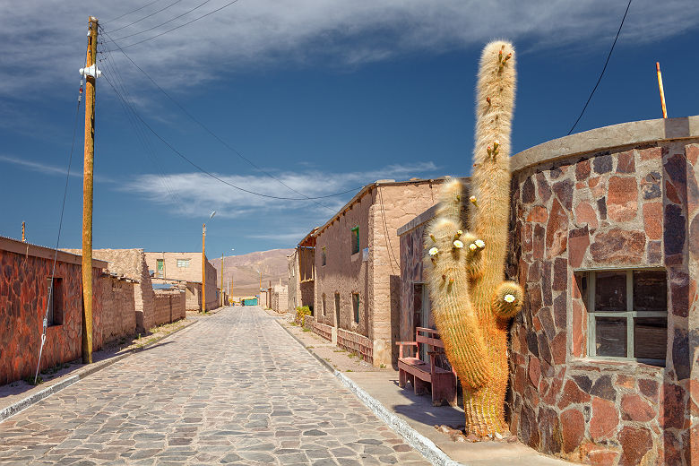 Rue de la ville de Cariquima, region de Tarapaca