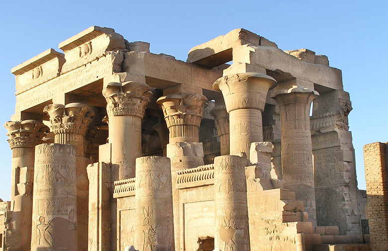 egypte__ruines_du_temple_des_dieux_horus_et_sobek