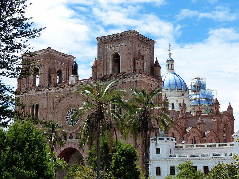 Cathédrale et parc Calderon à Cuenca - Equateur