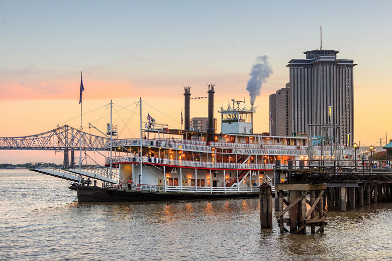 New Orleans paddle steamer in Mississippi river in New Orleans, Lousiana