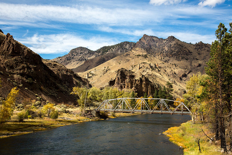 Idaho - Vue sur le pont sur la rivière Salmon