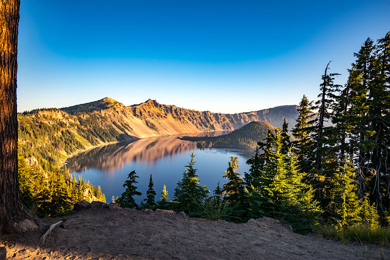Lever de soleil au Crater Lake - Oregon, Etats-Unis