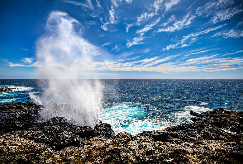 &quot;Le Souffleur&quot; sur le littoral de la commune de Saint-Leu - Ile de la Réunion