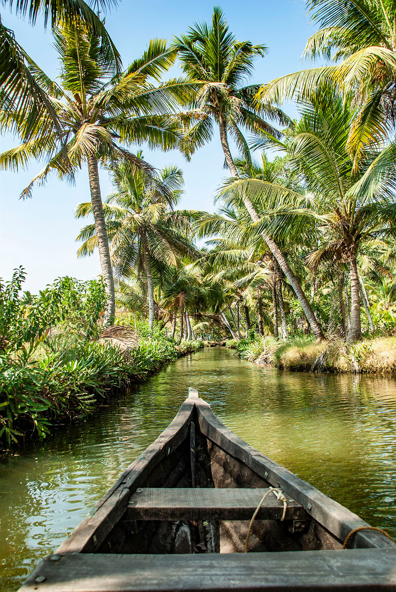 Bateau &quot;Boathouse&quot; sur les backwaters (canaux) du Kerala - Inde