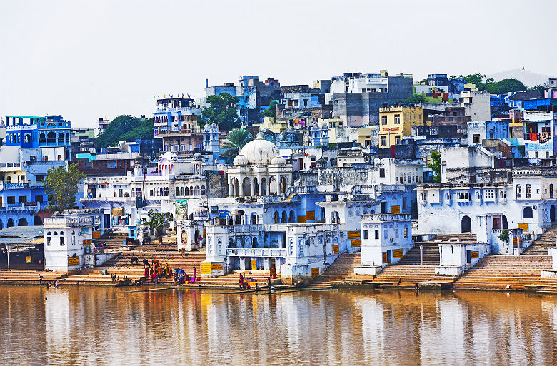 Inde - Vue sur la ville de Pushkar et le lac sacré