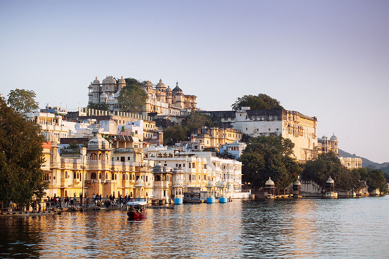 Inde - Vue de la ville d'Udaipur et sur le lac Pichota