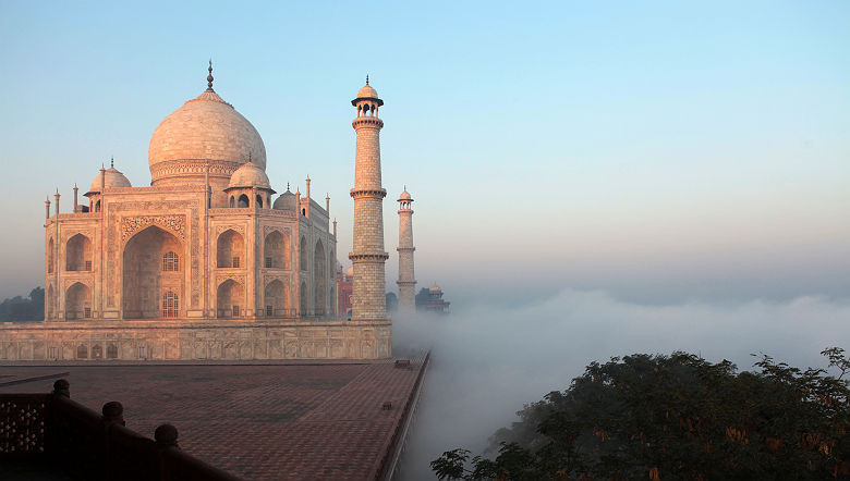 Inde - Vue sur le mausolée de Taj Mahal, à Agra
