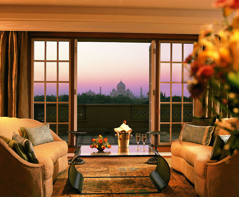 Hôtel Oberoi Armavilas - Espace salon avec vue sur le  Taj Mahal