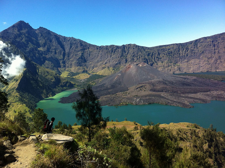 Le Mont Rinjani et le lac Segara Anak à Lombok - Indonésie