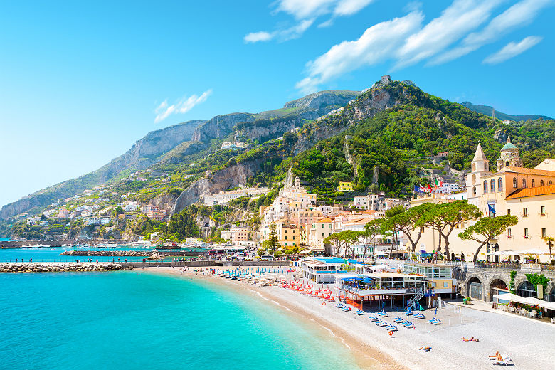 Vue sur les plages d'Amalfi - Italie