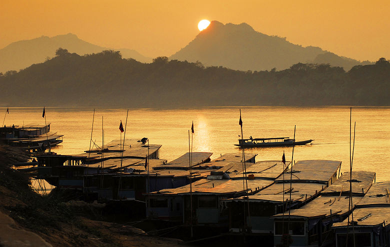 Sur les rives du Mékong au coucher du soleil - Laos