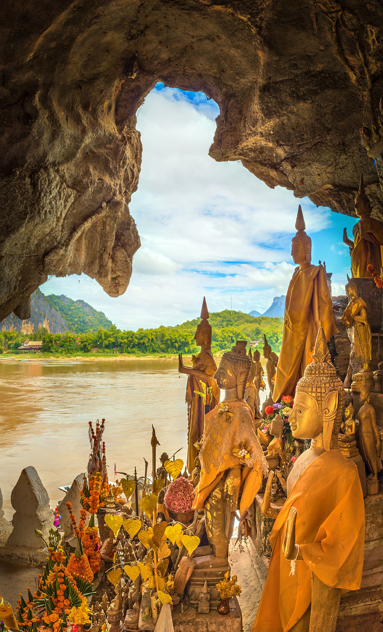 Intérieur de la grotte Pak Ou près de Luang Prabang - Laos