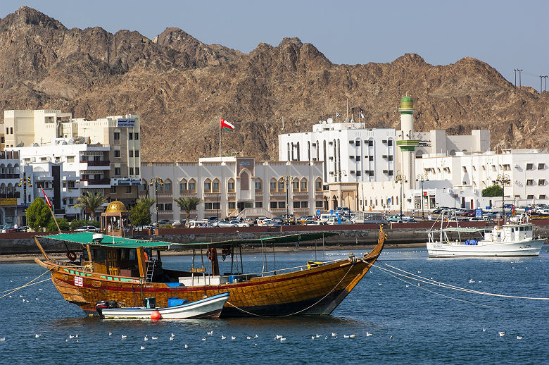Bateau dans le port de Mascate - Oman