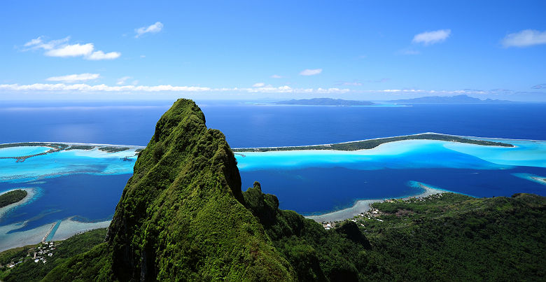Polynésie - Vue panoramique depuis le mont Otemanu à Bora Bora