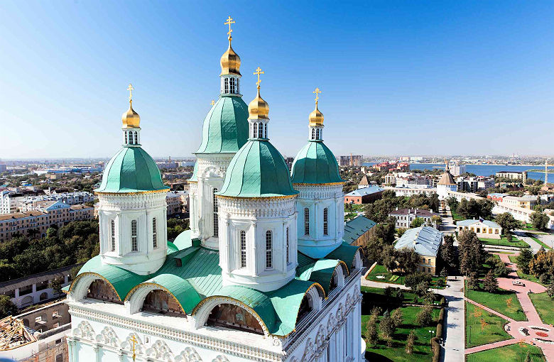 Cathedrale de l'Assomption et clocher du Kremlin d'Astrakhan, Russie