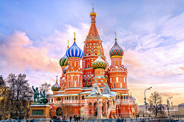 Russie - Cathédrale Saint Basil sur la place rouge à Moscou