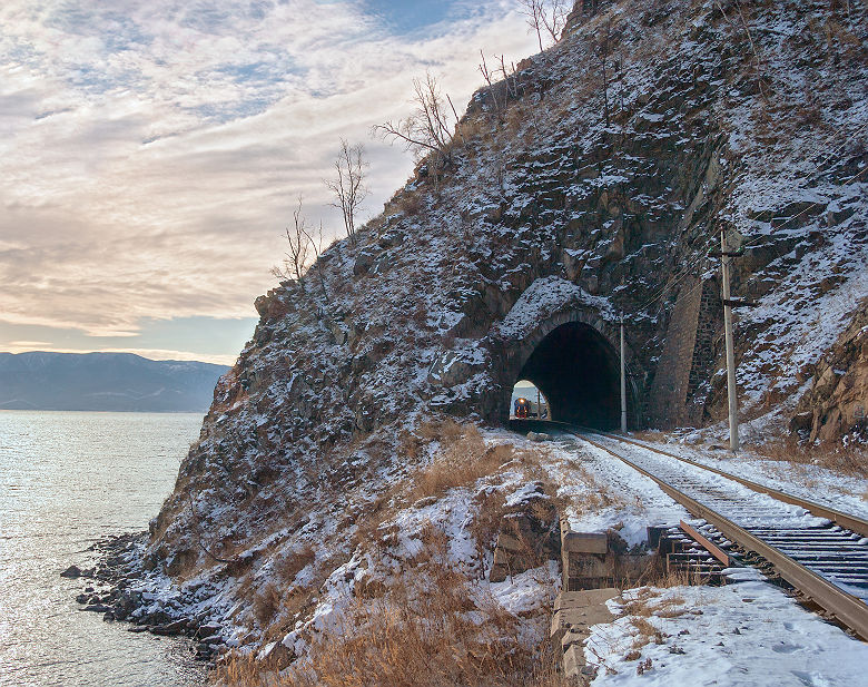 Sibérie - Chemin de fer circum-baikal sous la neige