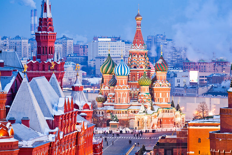 Vue sur le Kremlin et la Cathédrale Basile-le-Bienheureux de Moscou - Russie