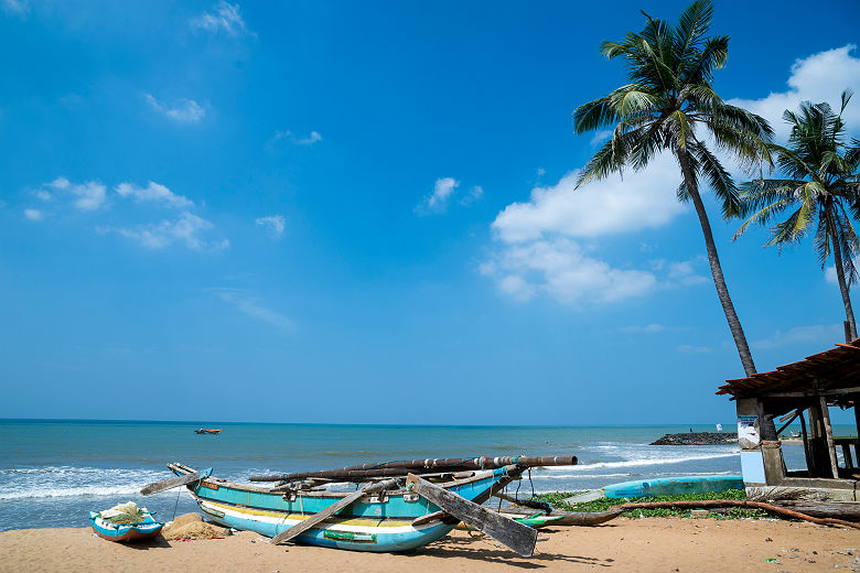 Sri Lanka - Bateau de pêche sur la plage Negombo