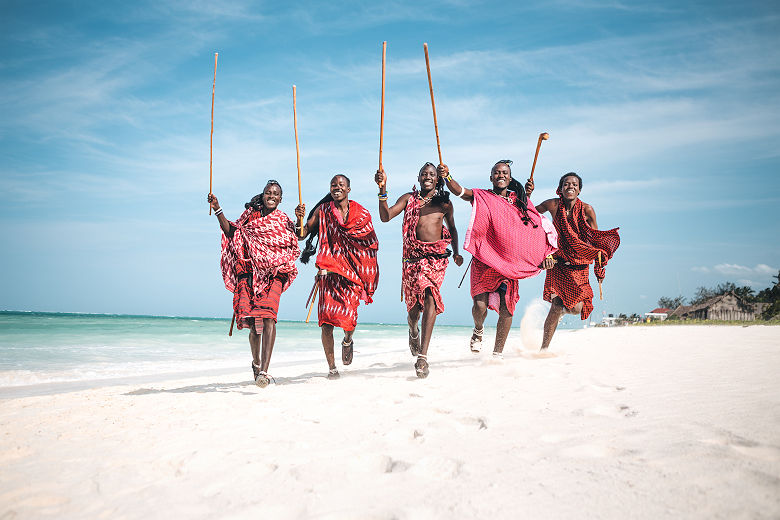 Guerriers Masai sur la plage - Tanzanie