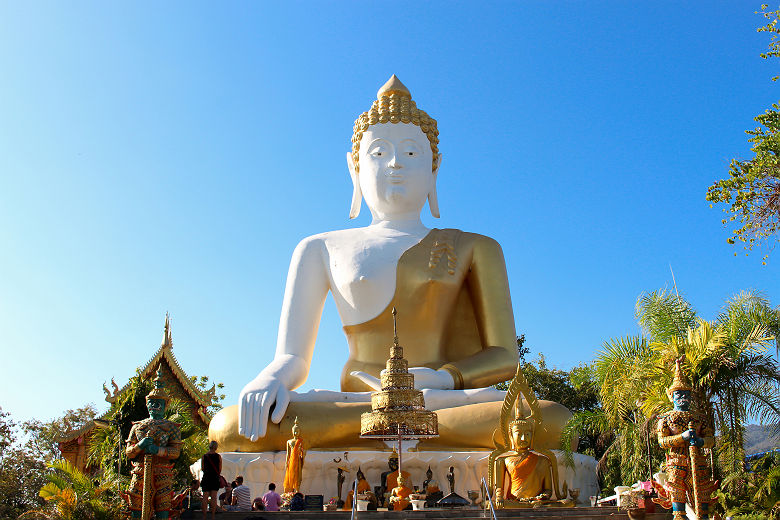 Statue au temple de Wat Phrathat Doi Suthep à Chiang mai - Thailande