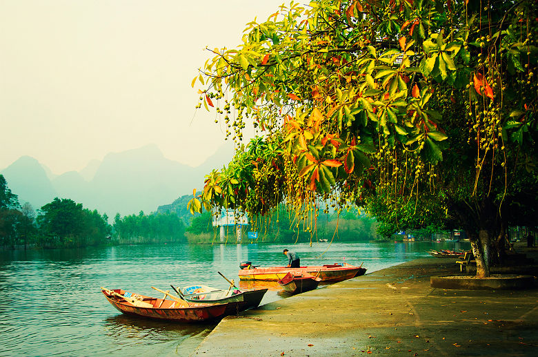 Bateaux sur le Yen stream à Hanoï - Vietnam