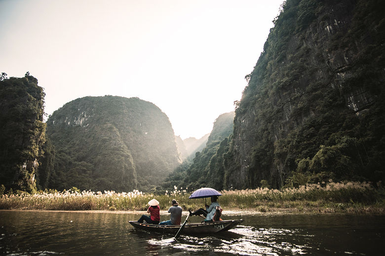 Balalde en bateau à Ninh Binh, Vietnam