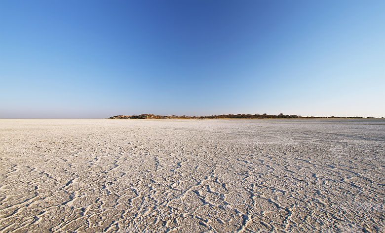 Salt lake a Kubu island en hiver
