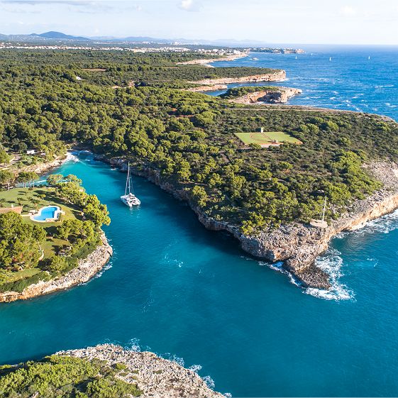 lagoon 52f aux pres des cotes espagnols