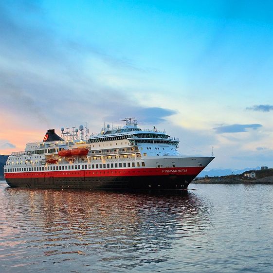 croisiere hurtigruten   bateau ms finnmarken