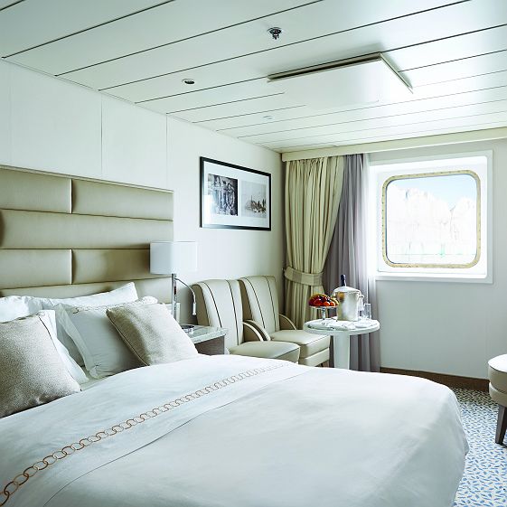 exploris one   bateau interieur   cabine superieure
