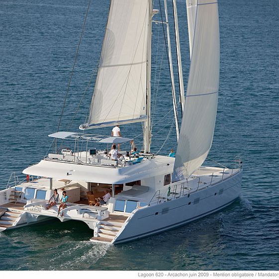 croisiere dream yacht charter   catamaran lagoon 620
