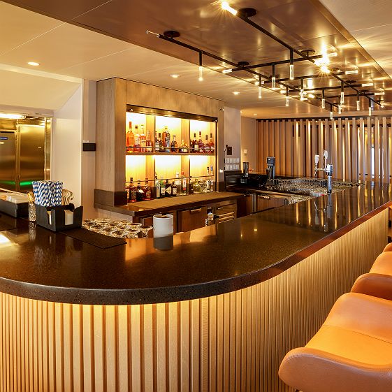 lounge ultramarine quark expedition