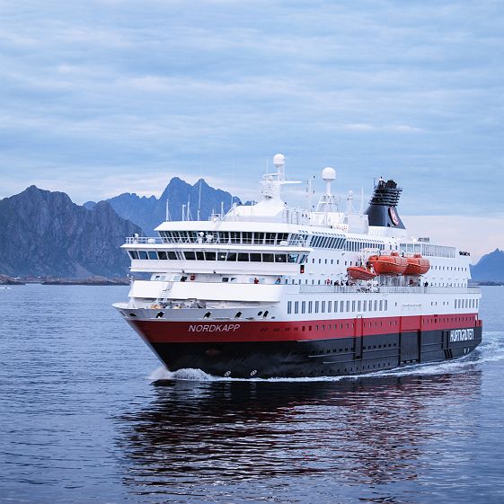 hurtigruten   ms nordkapp   vue exterieure