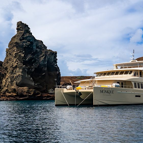 mc monique vue exterieure equateur golden galapagos cruises