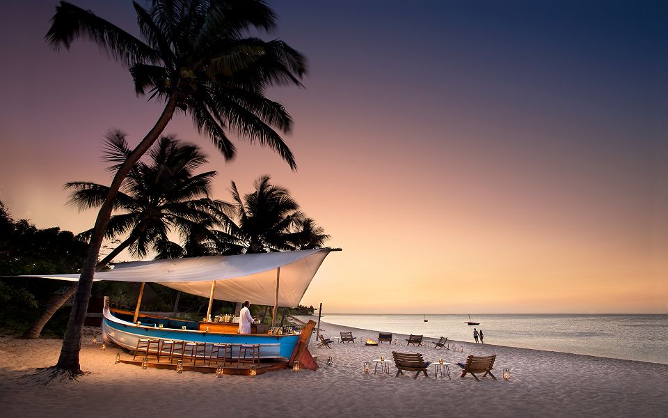 Dhow bar - andBeyond Benguerra Island
