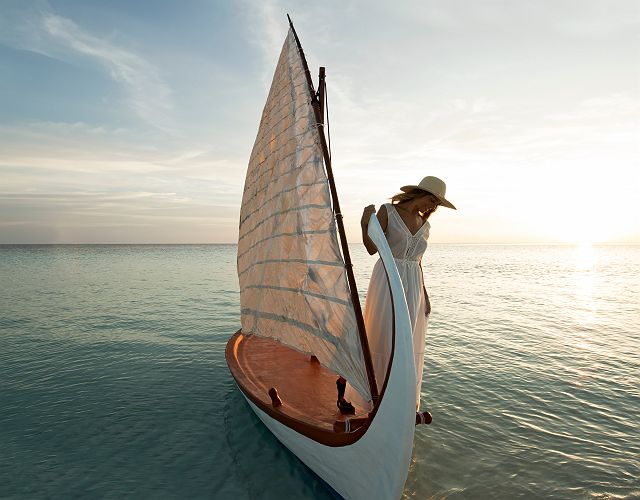 Constance Moofushi - Expériences -Maldives