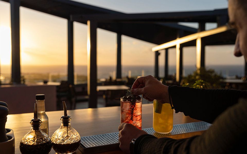 Domes Novos Santorini - Restaurant Maitr & Margarita Rooftop - Grèce