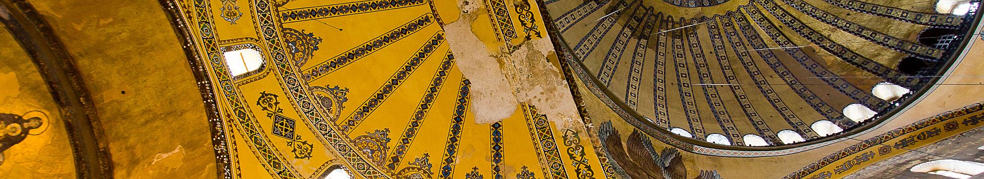 Intérieur de La basilique Sainte-Sophie à Istanbul - Turquie