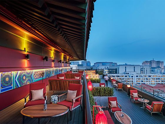 The Peninsula Beijing - Rooftop yun summer lounger