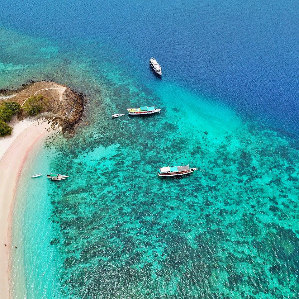 Plage dans les îles Komodo 