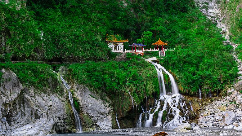 Taïwan - Temple Changchun et chute d'eau au parc national Taroko à Hualien