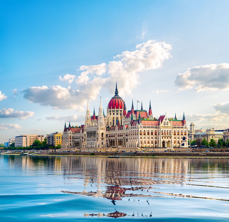 Le Parlement derrière le Danube, Budapest - Hongrie