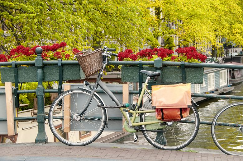 Vélo sur un pont d'Amsterdam - Pays Bas (Hollande)