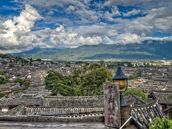 Vue aérienne de Lijiang dans la province du Yunnan, en Chine