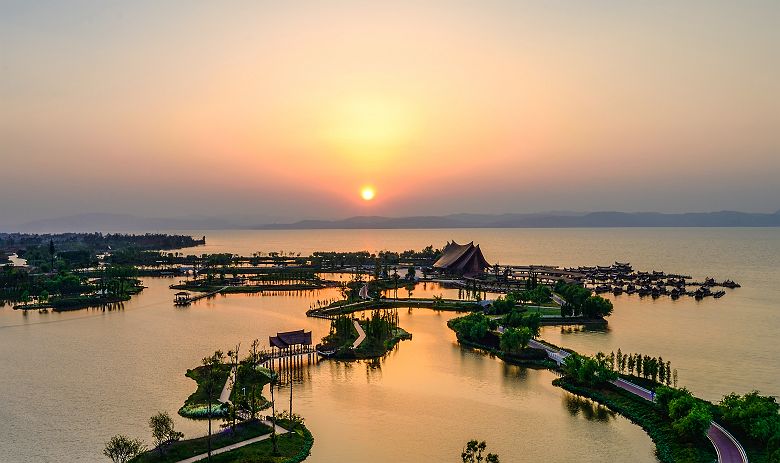 Coucher de soleil sur la vieille ville de Kunming - Chine