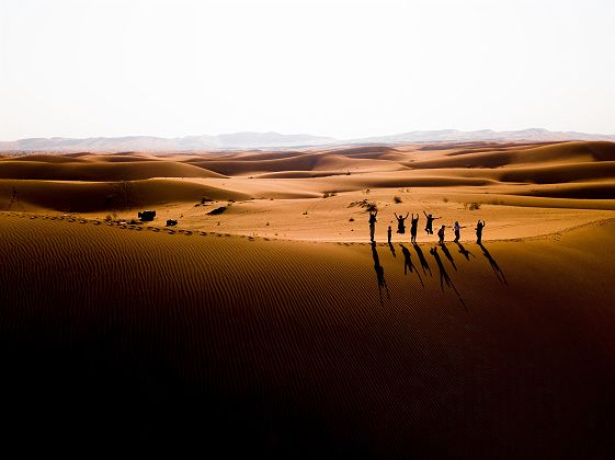 Famille dans les dunes du Sahara